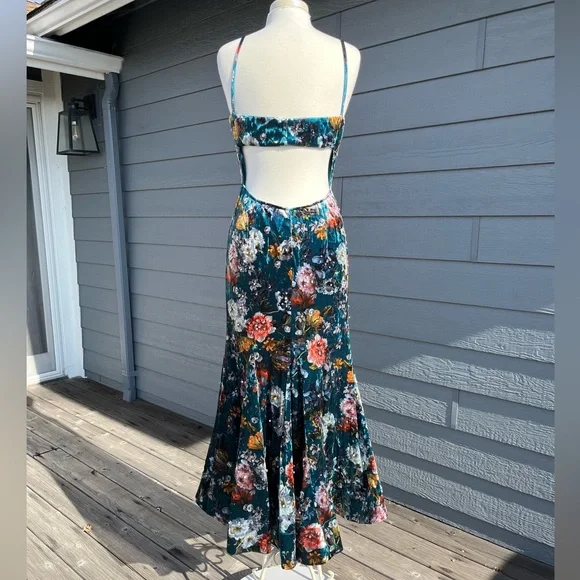 Jovani Crystal Embellished Green Velvet Floral Cutout Dress NEW Jovani Crystal Embellished Green Velvet Floral Cutout Dress NEW
